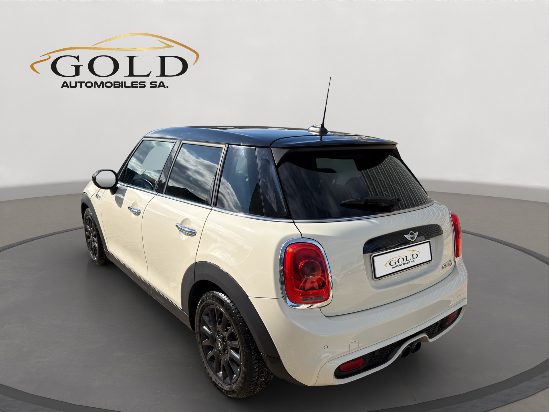 MINI Cooper S-image-9