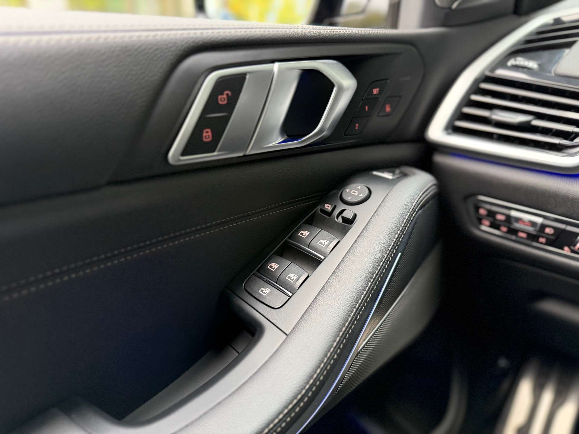 BMW X5 xDrive 40i Steptronic-image-14