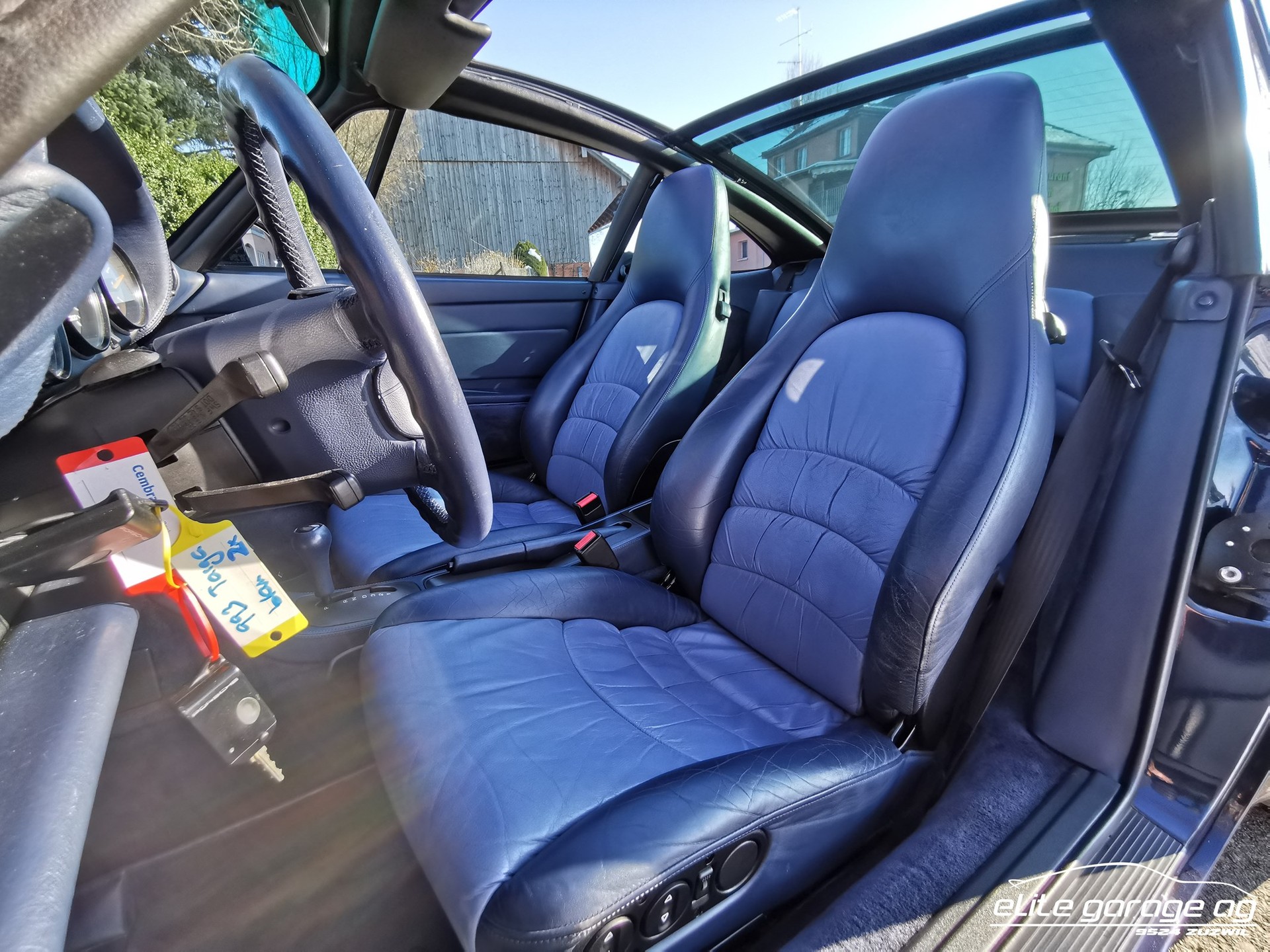 PORSCHE 911 Targa-image-10