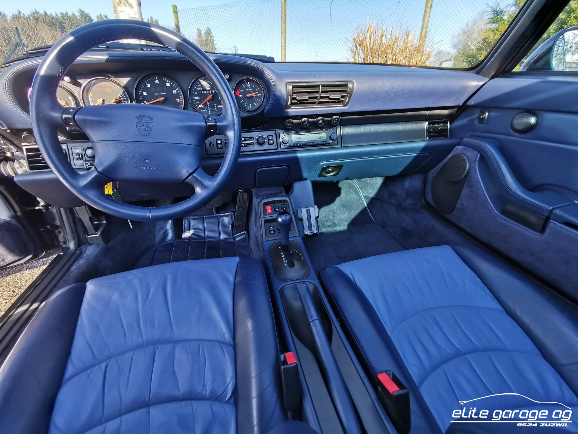 PORSCHE 911 Targa-image-13