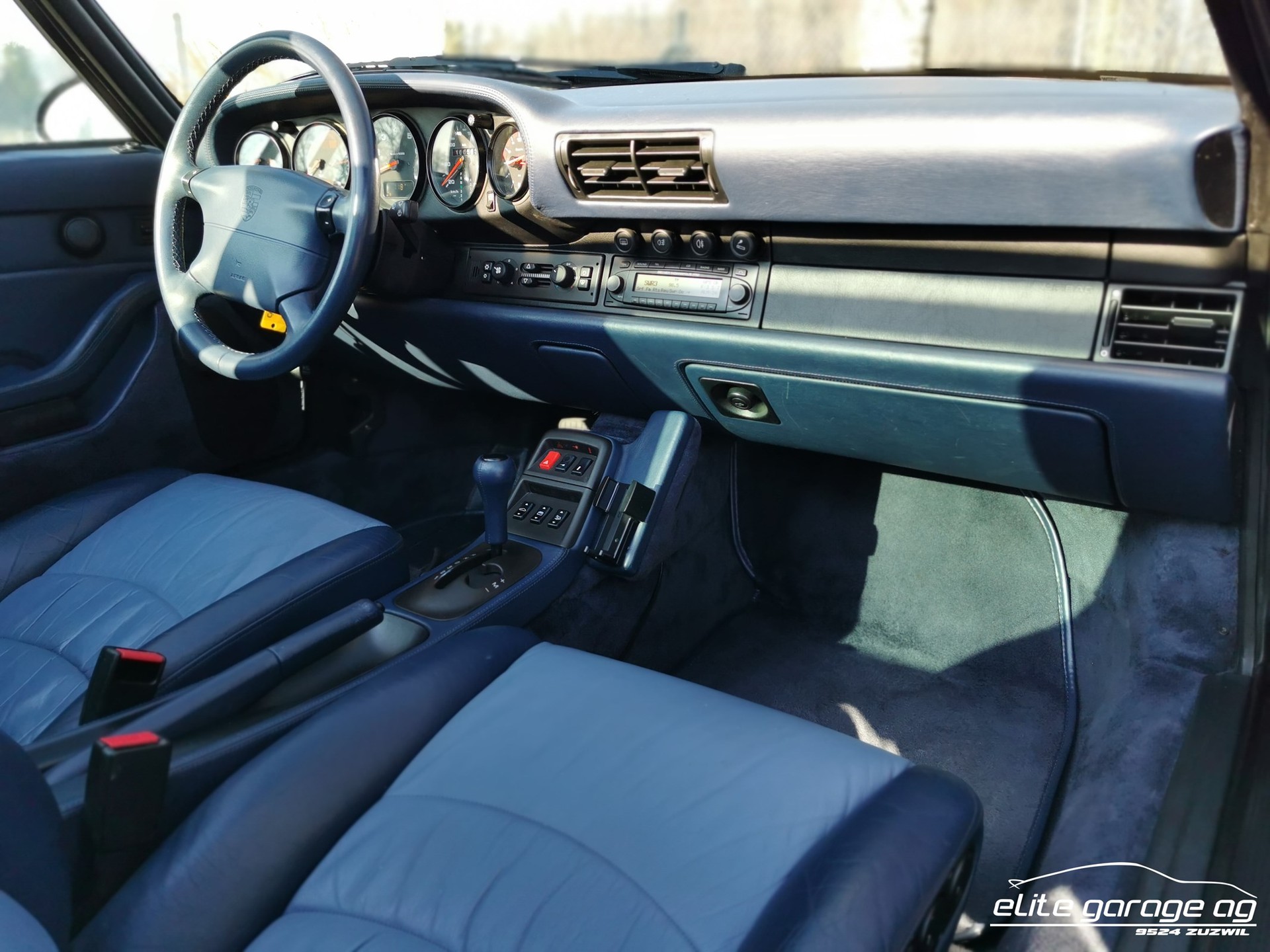 PORSCHE 911 Targa-image-14