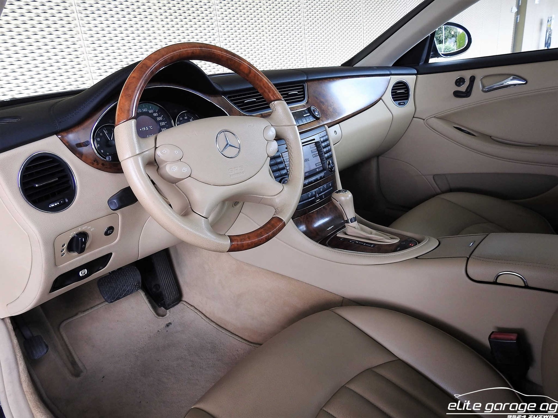 MERCEDES-BENZ CLS 500-image-6