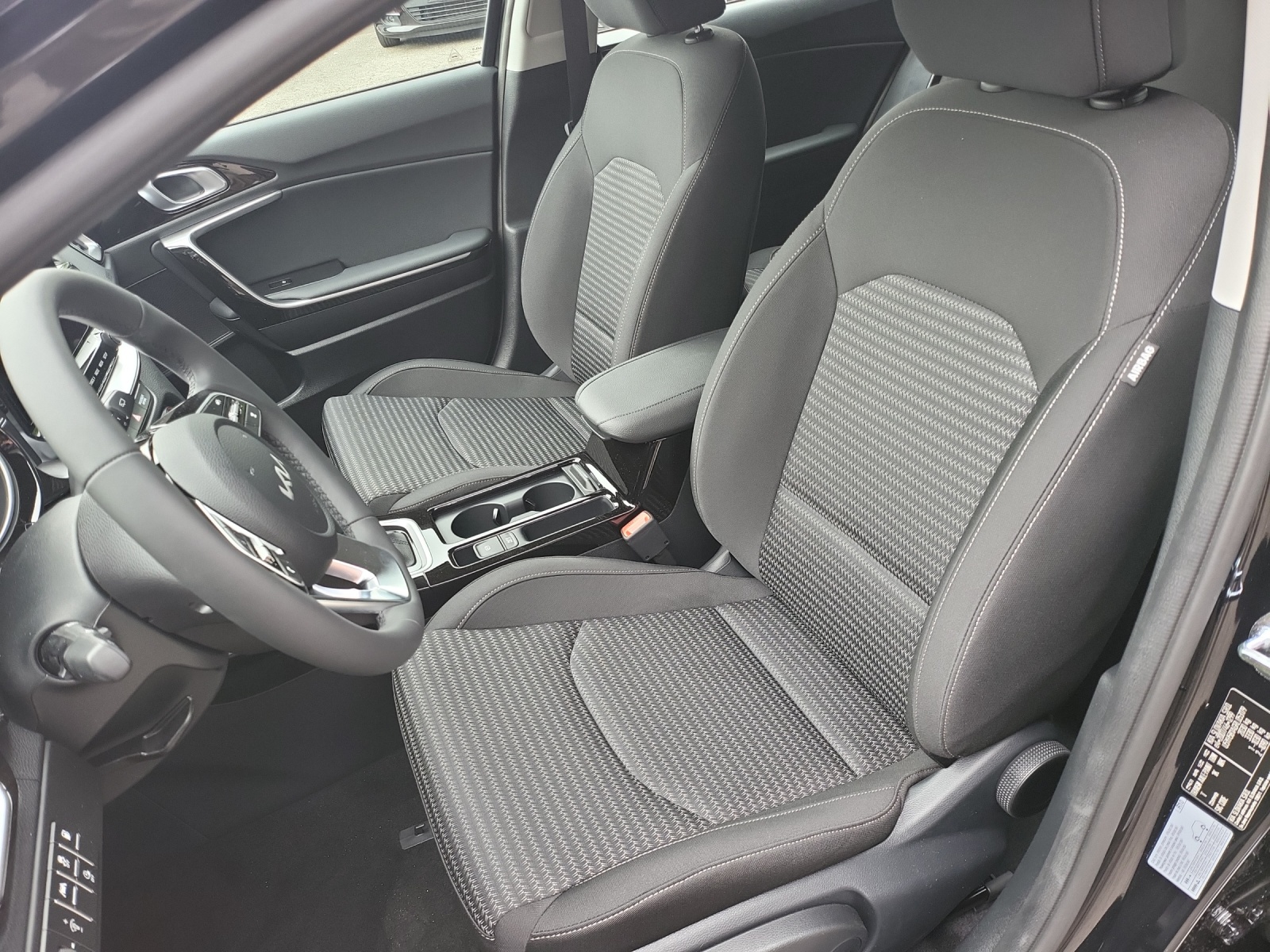 KIA Ceed SW 1.6 GDi Plug-in Hybrid Power-image-8