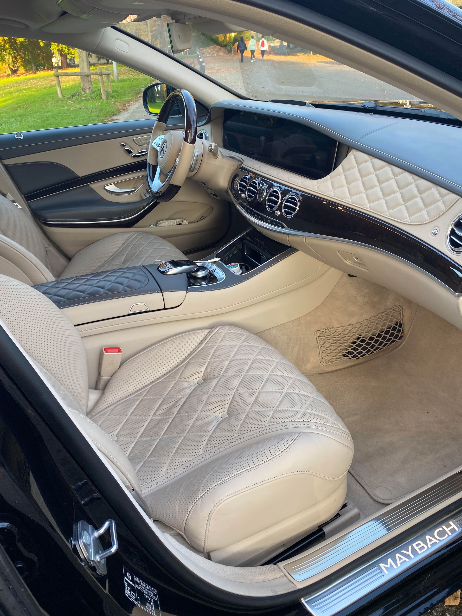 MERCEDES-BENZ S 560 Maybach 4Matic 9G-Tronic-image-2