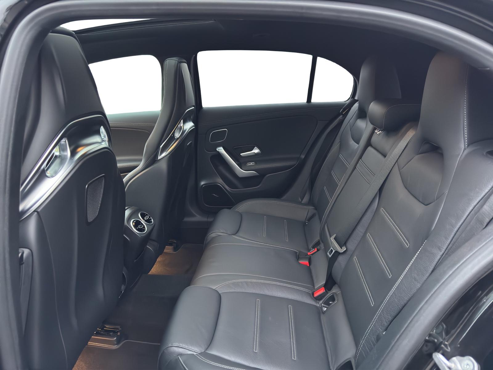 MERCEDES-BENZ A 45s AMG-image-10