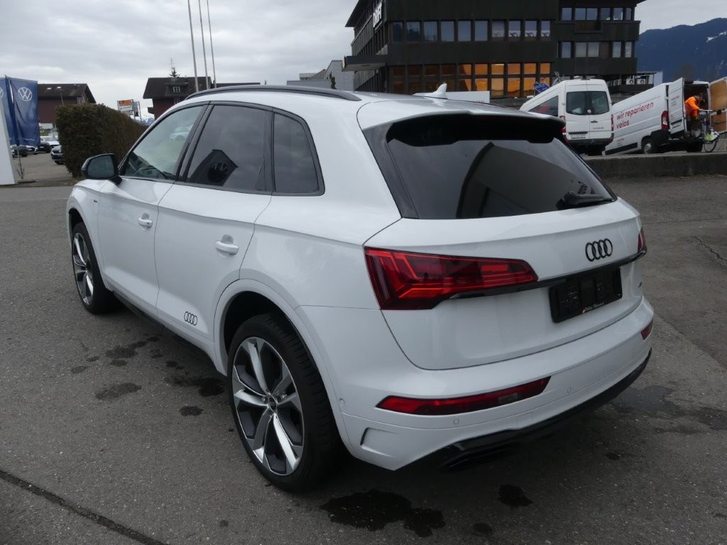 AUDI Q5 40 TDI S-line quattro S-tronic-image-1