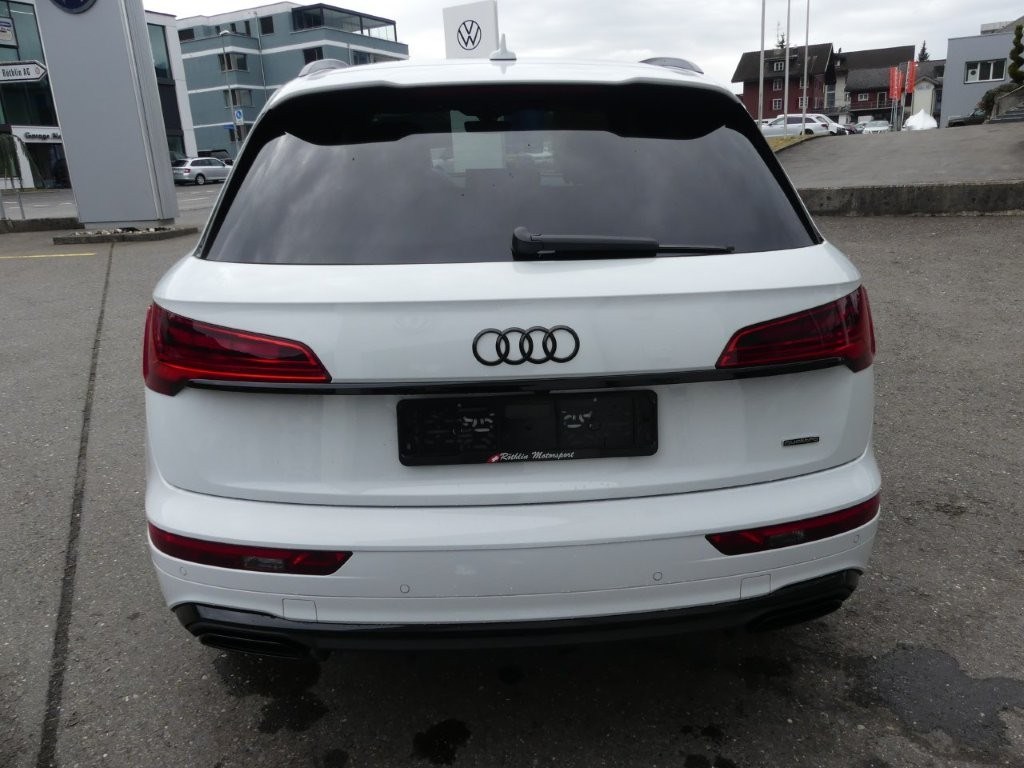 AUDI Q5 40 TDI S-line quattro S-tronic-image-2