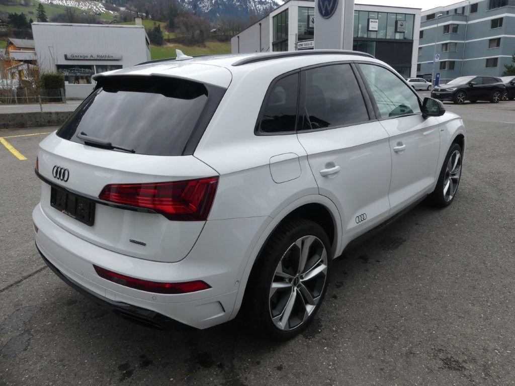 AUDI Q5 40 TDI S-line quattro S-tronic-image-4