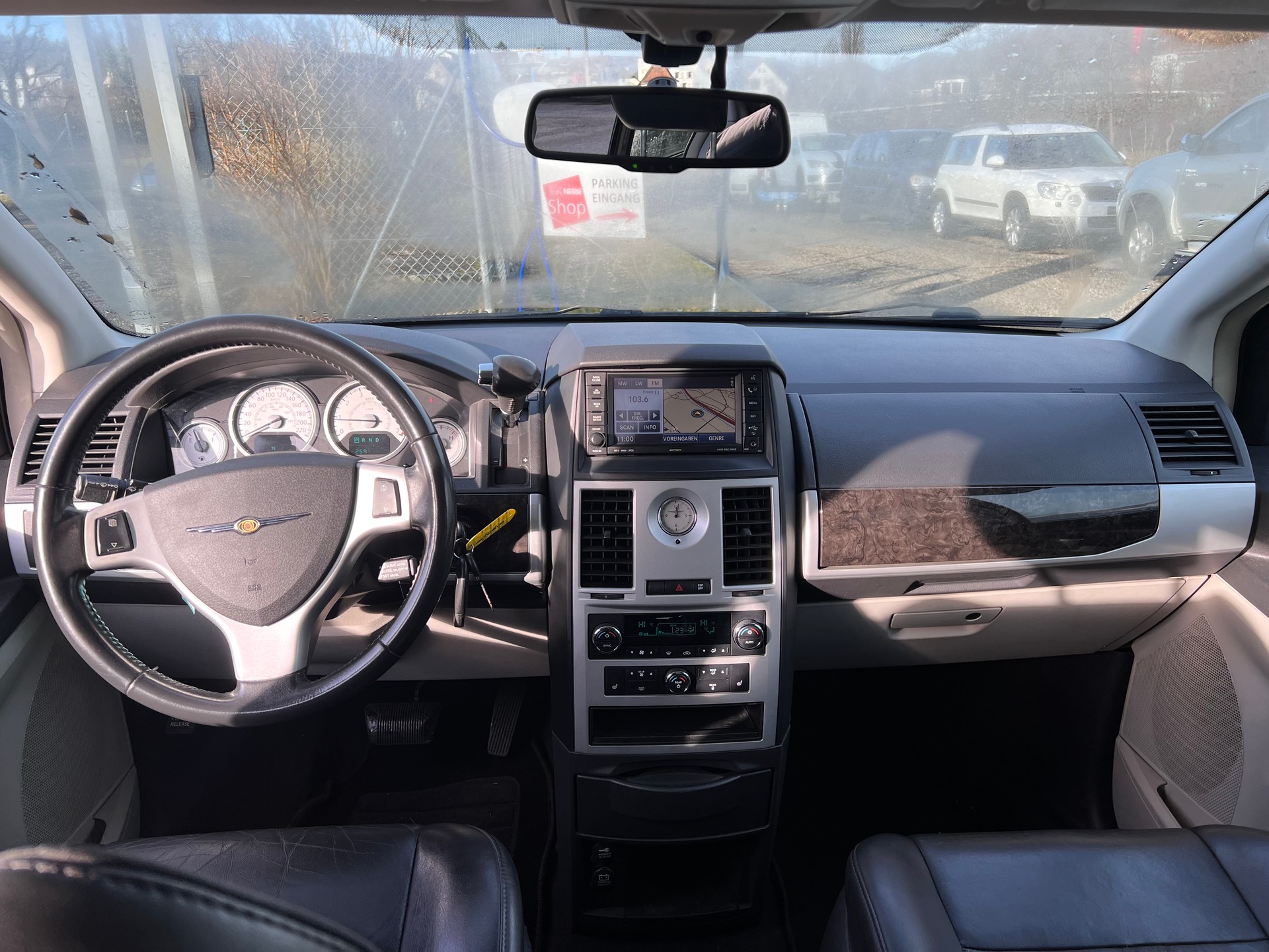 CHRYSLER Grand Voyager 3.8 Limited Automatic-image-4
