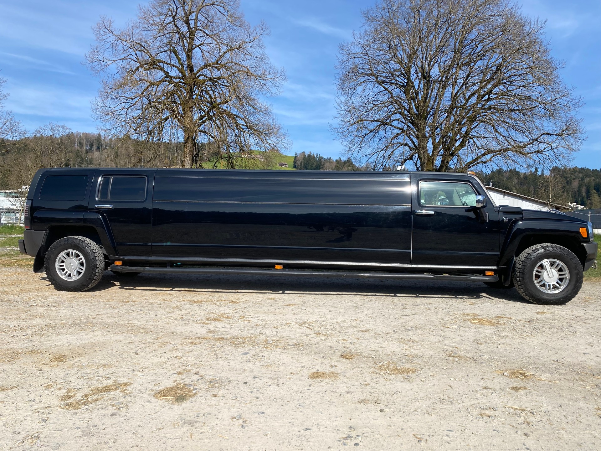 HUMMER Stretchlimousine-image-3