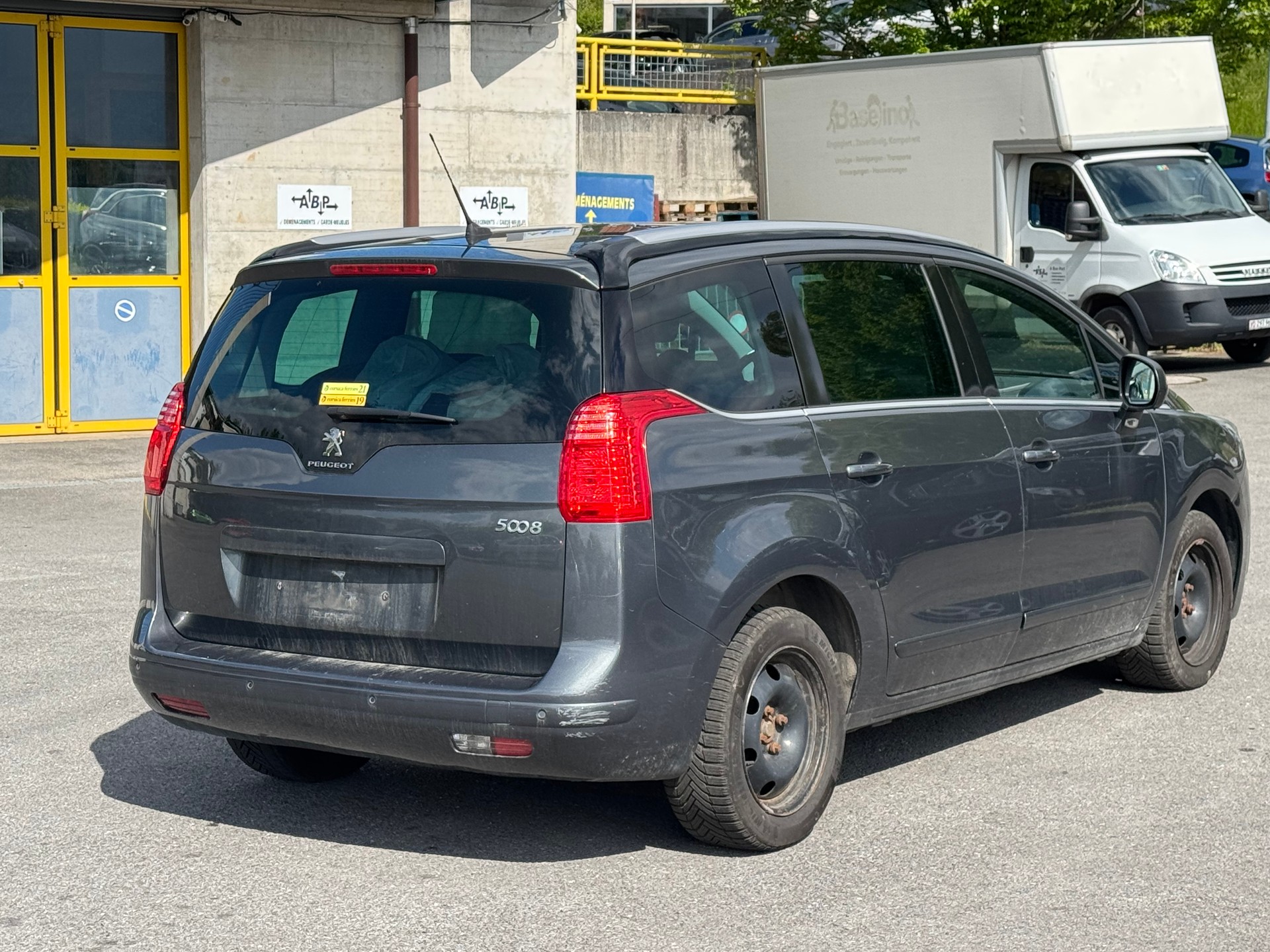 PEUGEOT 5008 1.6 16V T Active-image-4