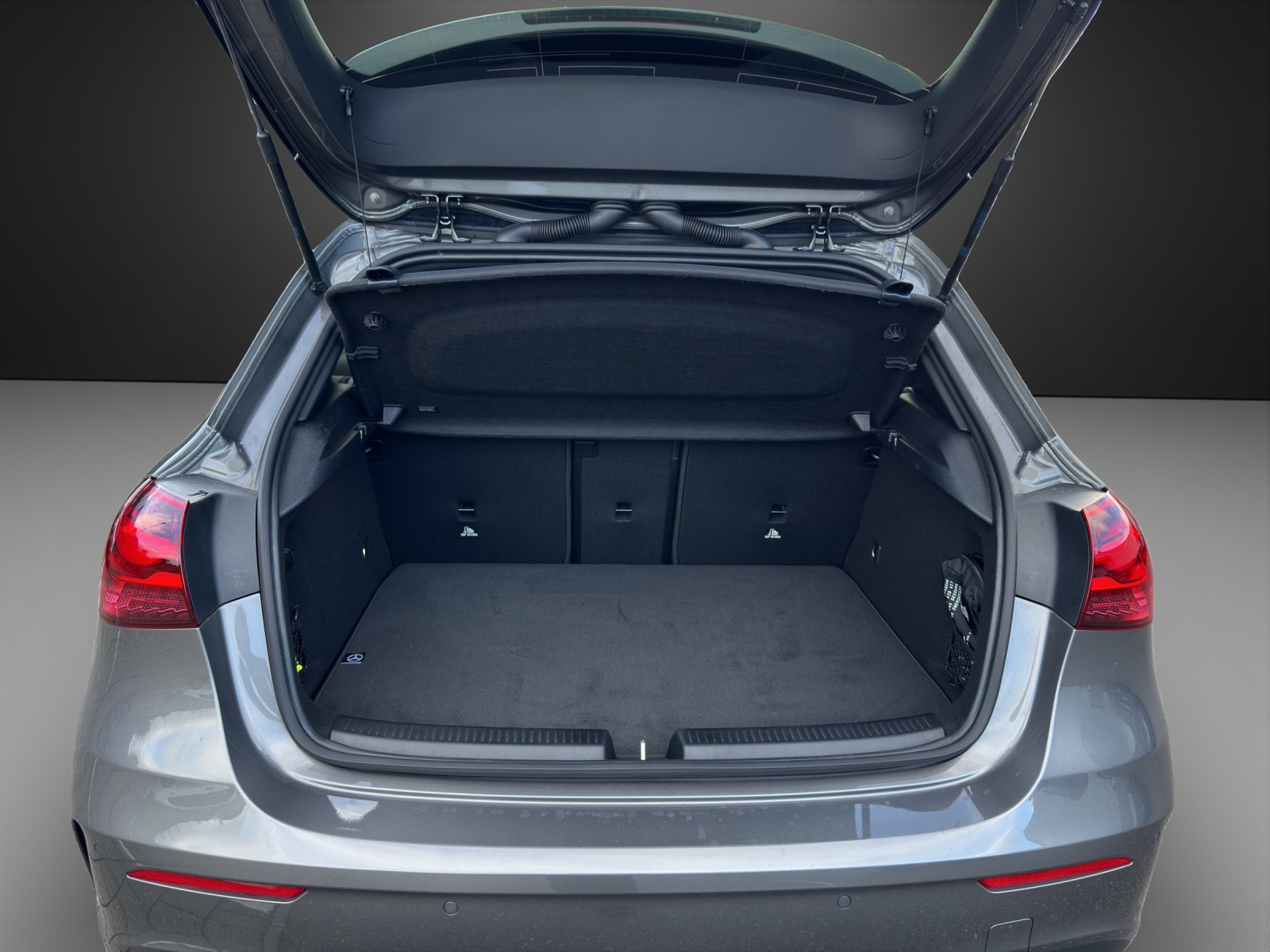 MERCEDES-BENZ A 250 e EQ Star 8G-DCT-image-8