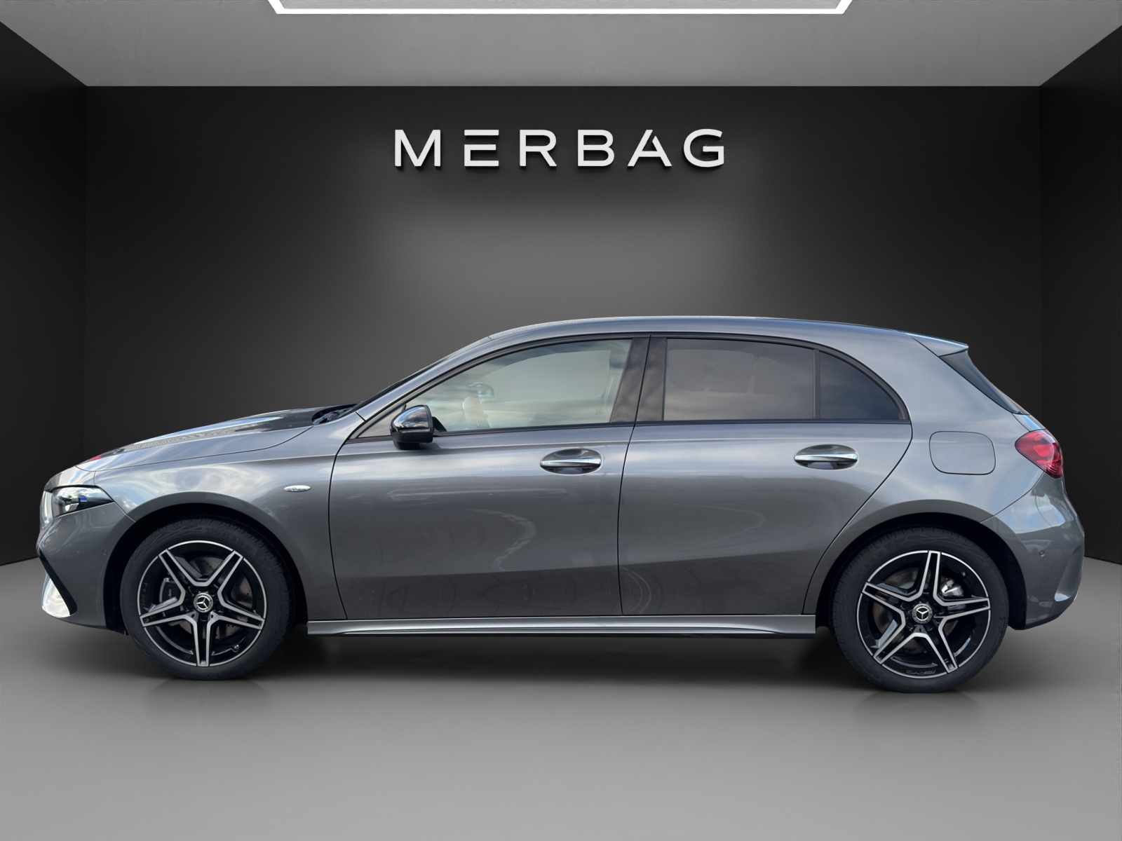 MERCEDES-BENZ A 250 e EQ Star 8G-DCT-image-1