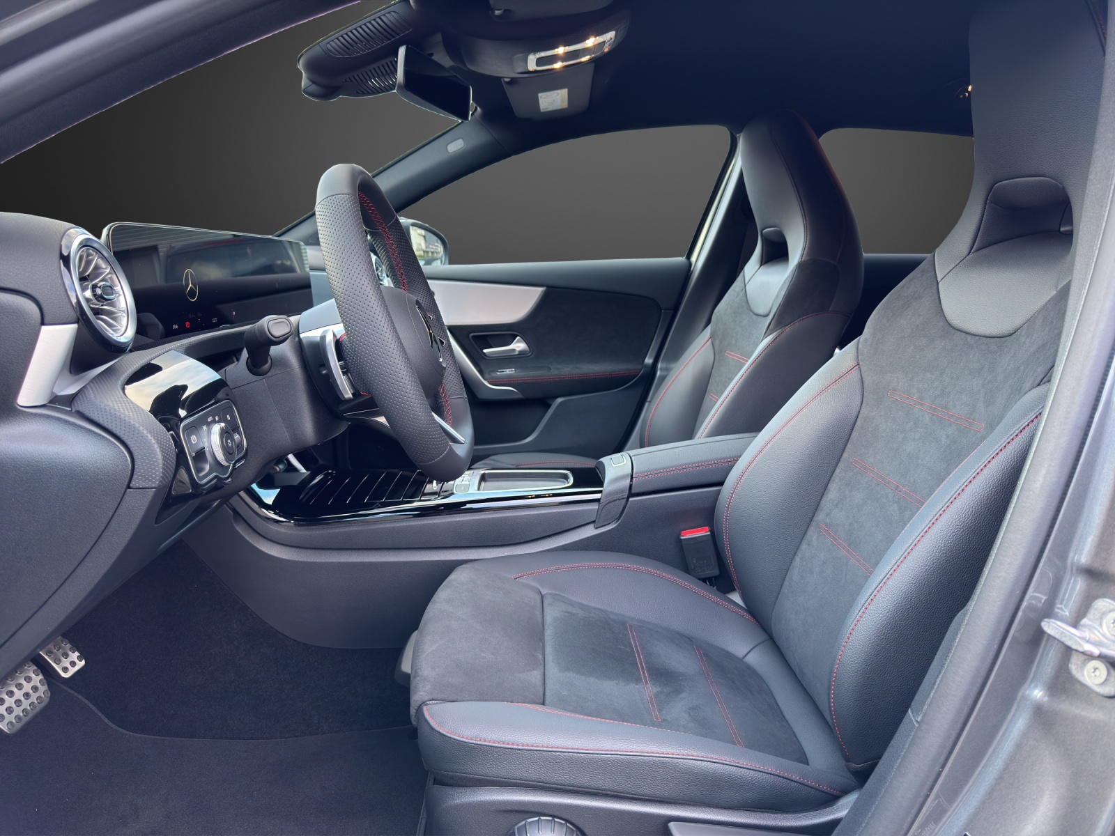 MERCEDES-BENZ A 250 e EQ Star 8G-DCT-image-9