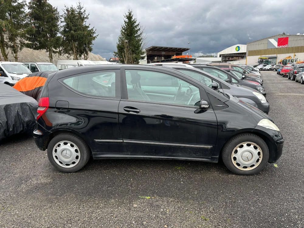 MERCEDES-BENZ A 170 Avantgarde-image-2