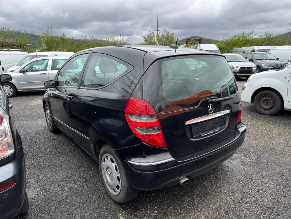 MERCEDES-BENZ A 170 Avantgarde-image-5