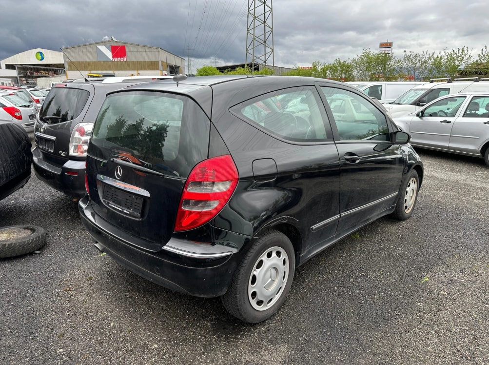 MERCEDES-BENZ A 170 Avantgarde-image-3