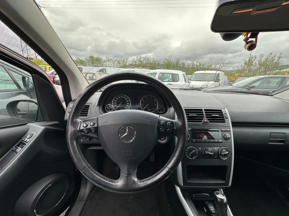 MERCEDES-BENZ A 170 Avantgarde-image-8
