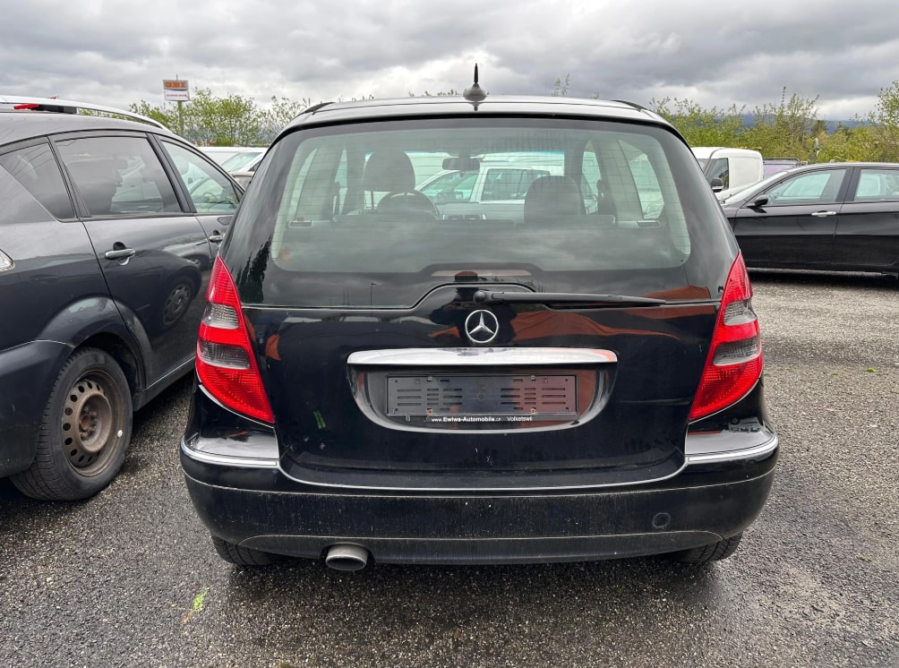 MERCEDES-BENZ A 170 Avantgarde-image-4