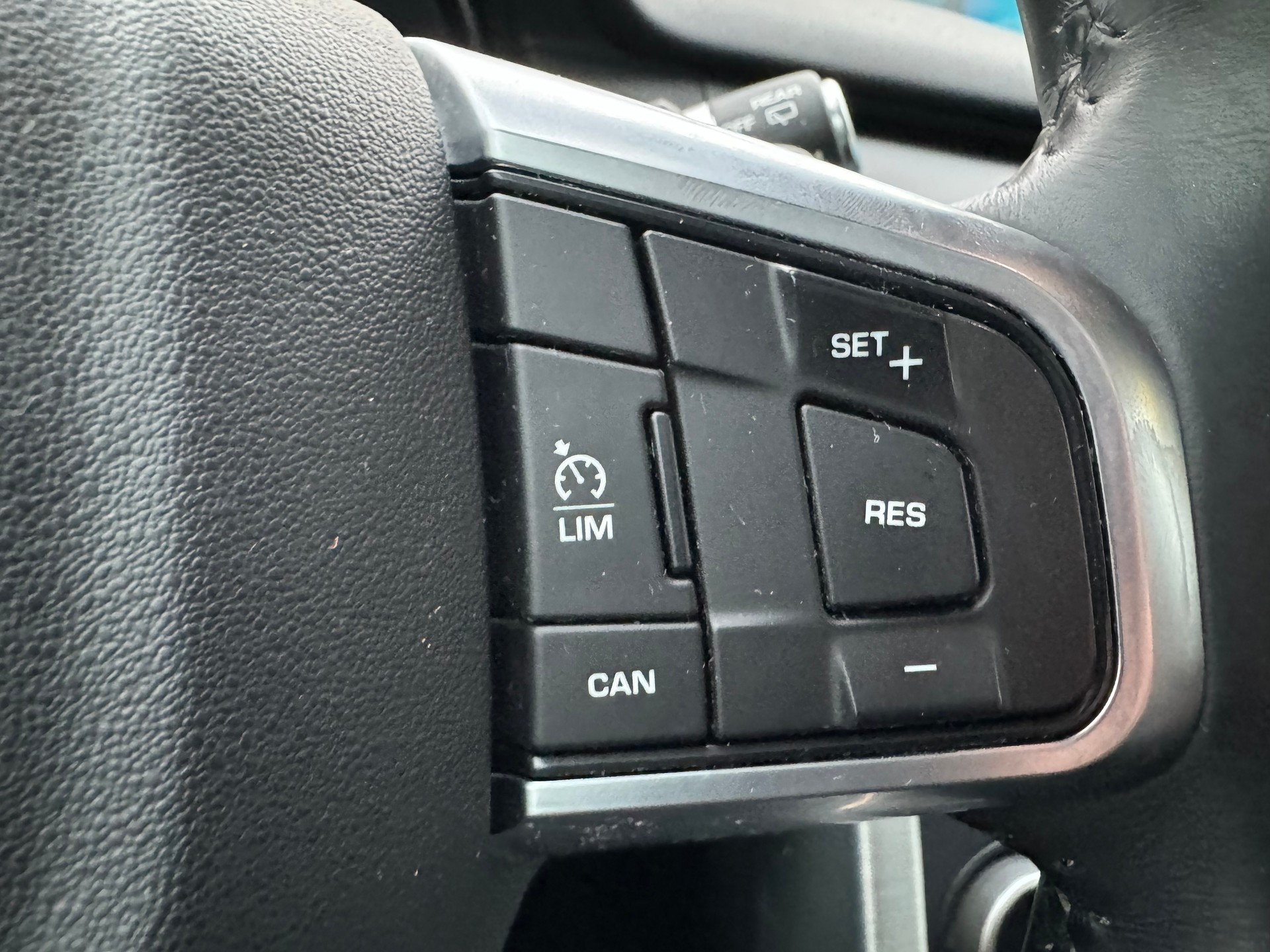 LAND ROVER Discovery Sport 2.0 TD4 Pure AT9-image-14