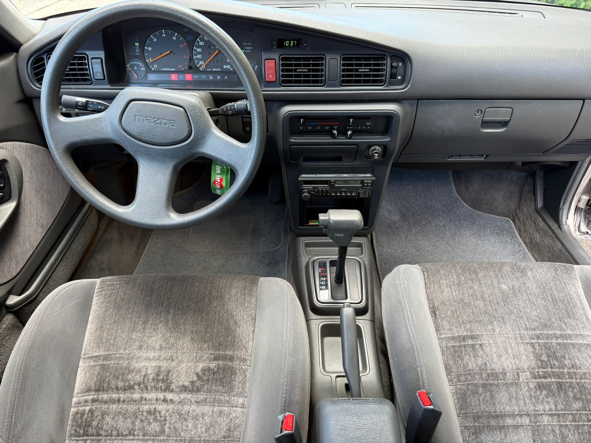 MAZDA 626 2.2i GLX-image-9