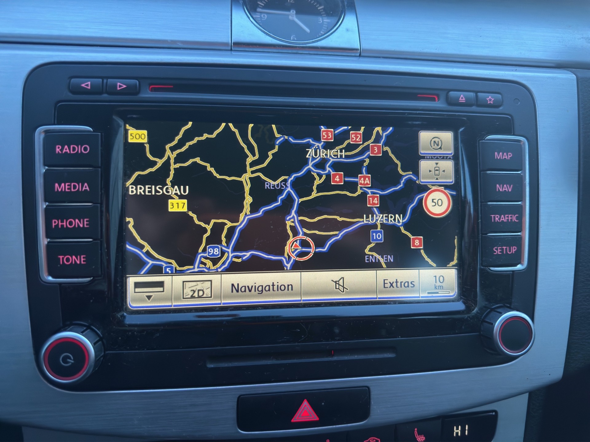 VW Passat Alltrack 2.0 TDI BMT 4Motion-image-13