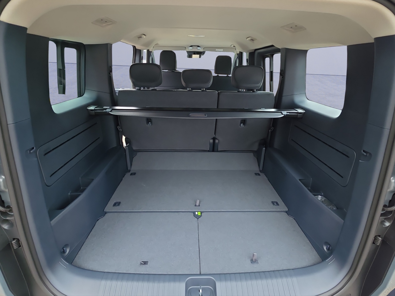 KIA PV5 Passenger 71.2 kWh Elite-image-11