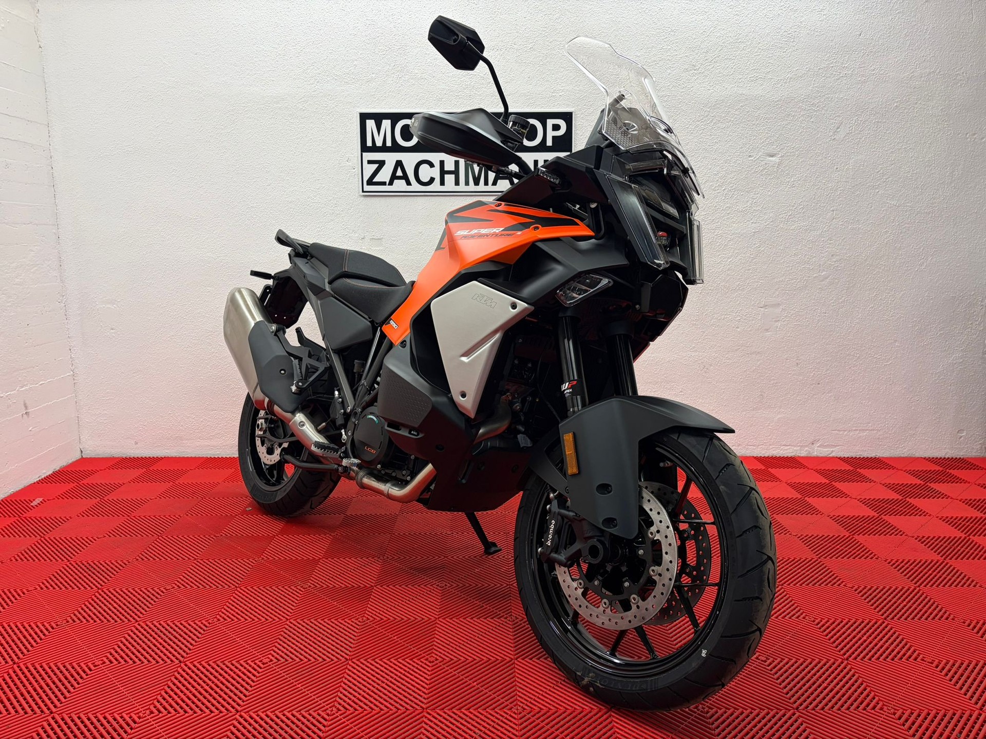 KTM 1390 Super Adventure S EVO-showroom-element-1