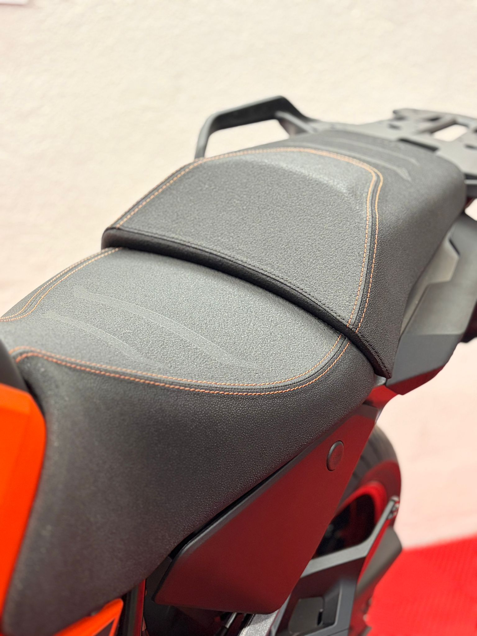 KTM 1390 Super Adventure S EVO-image-6