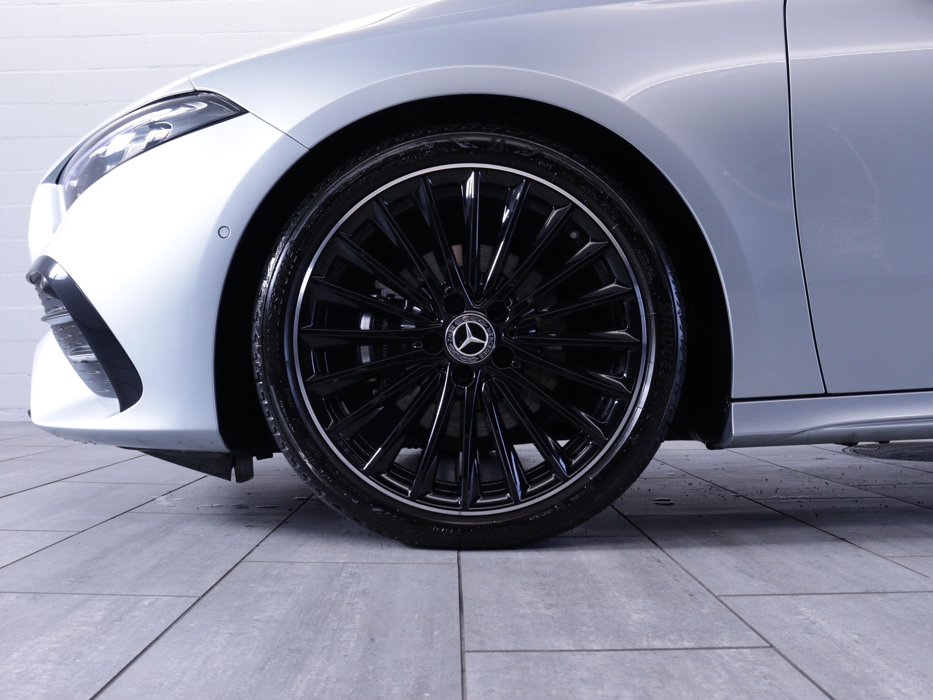 MERCEDES-BENZ A 200 Night Star AMG Line-image-12