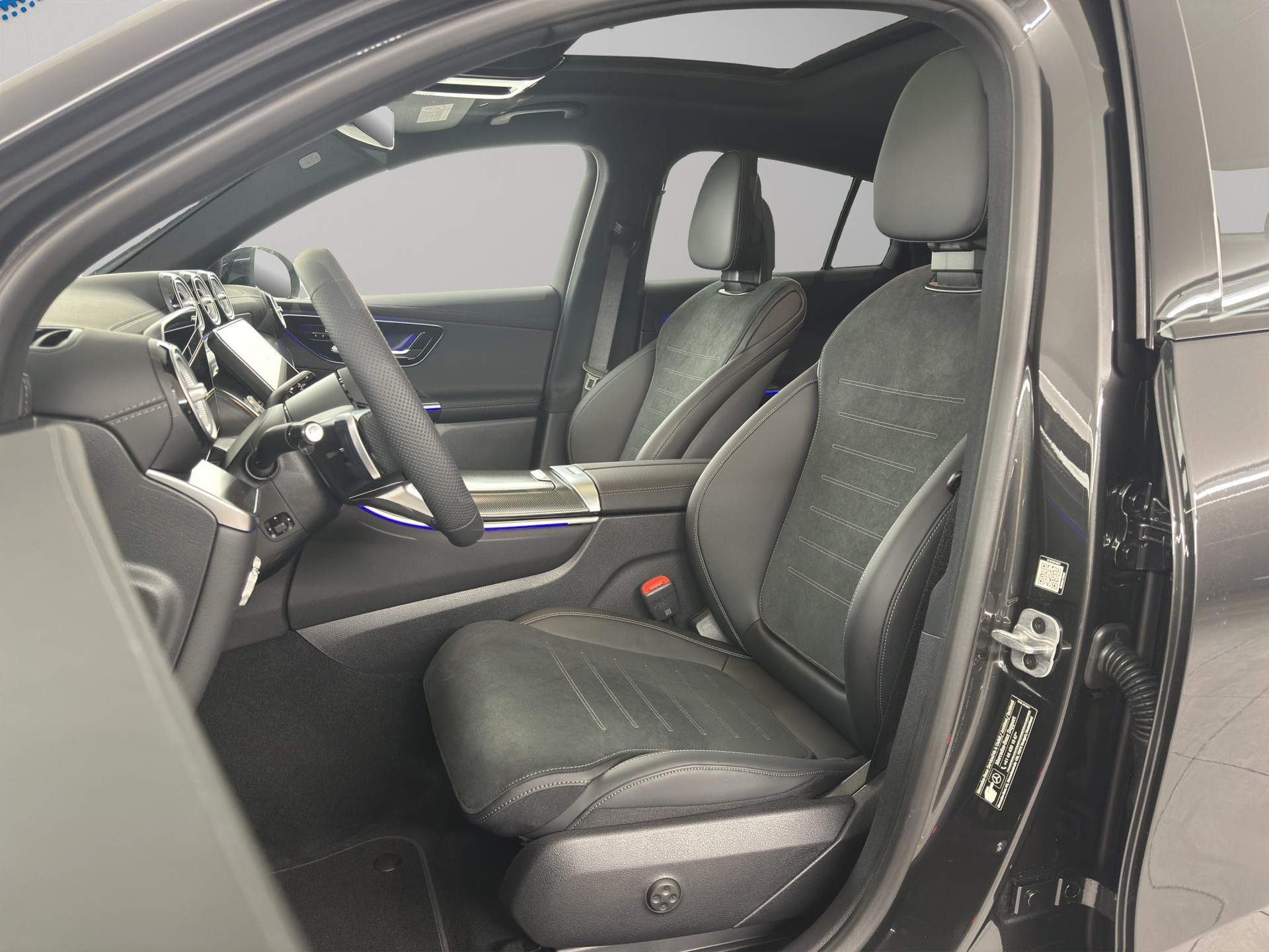 MERCEDES-BENZ GLC 200 AMG Line 4matic Coupé-image-5