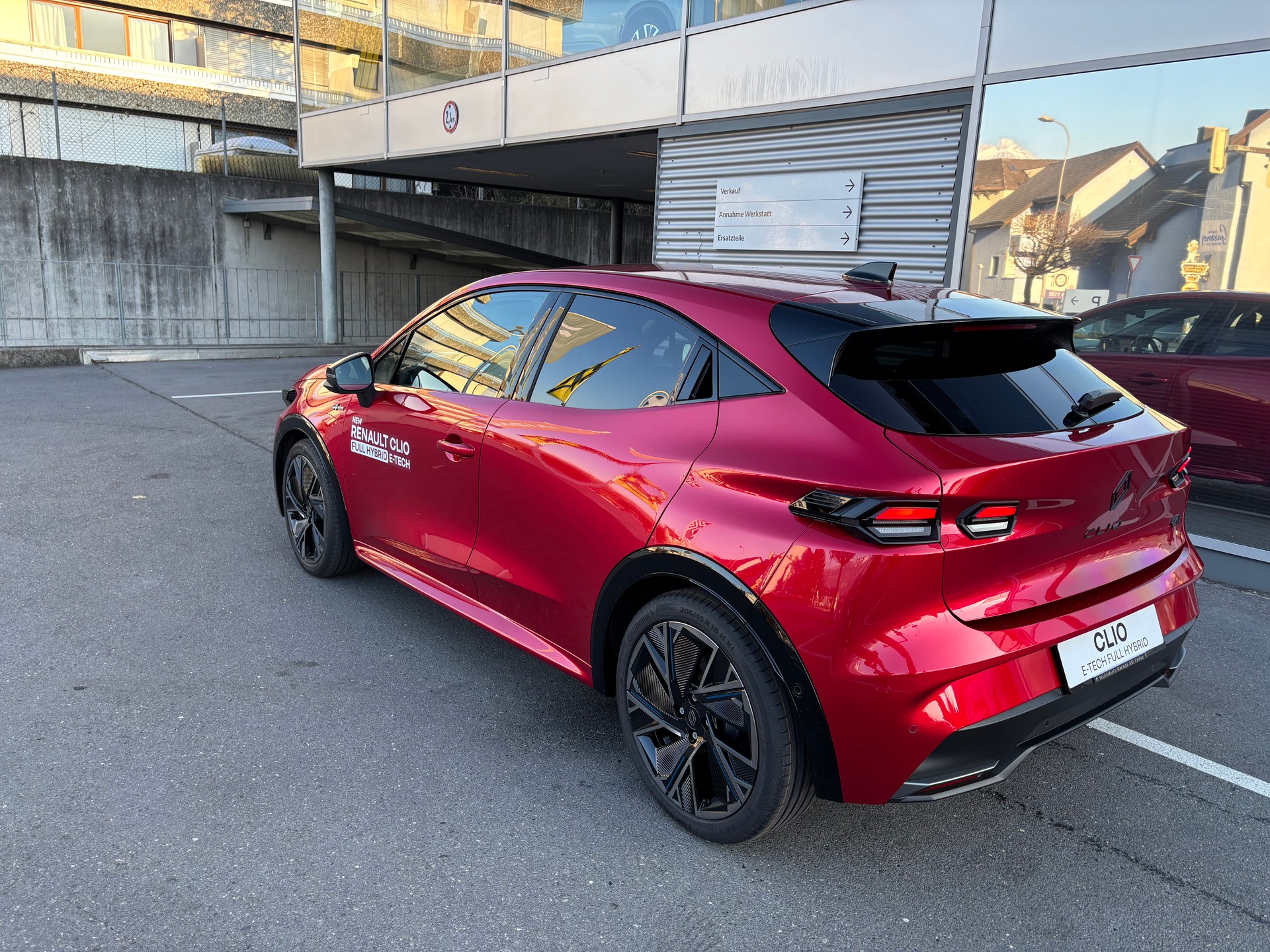 RENAULT Clio 1.8 E-Tech Esprit Alpine-image-3