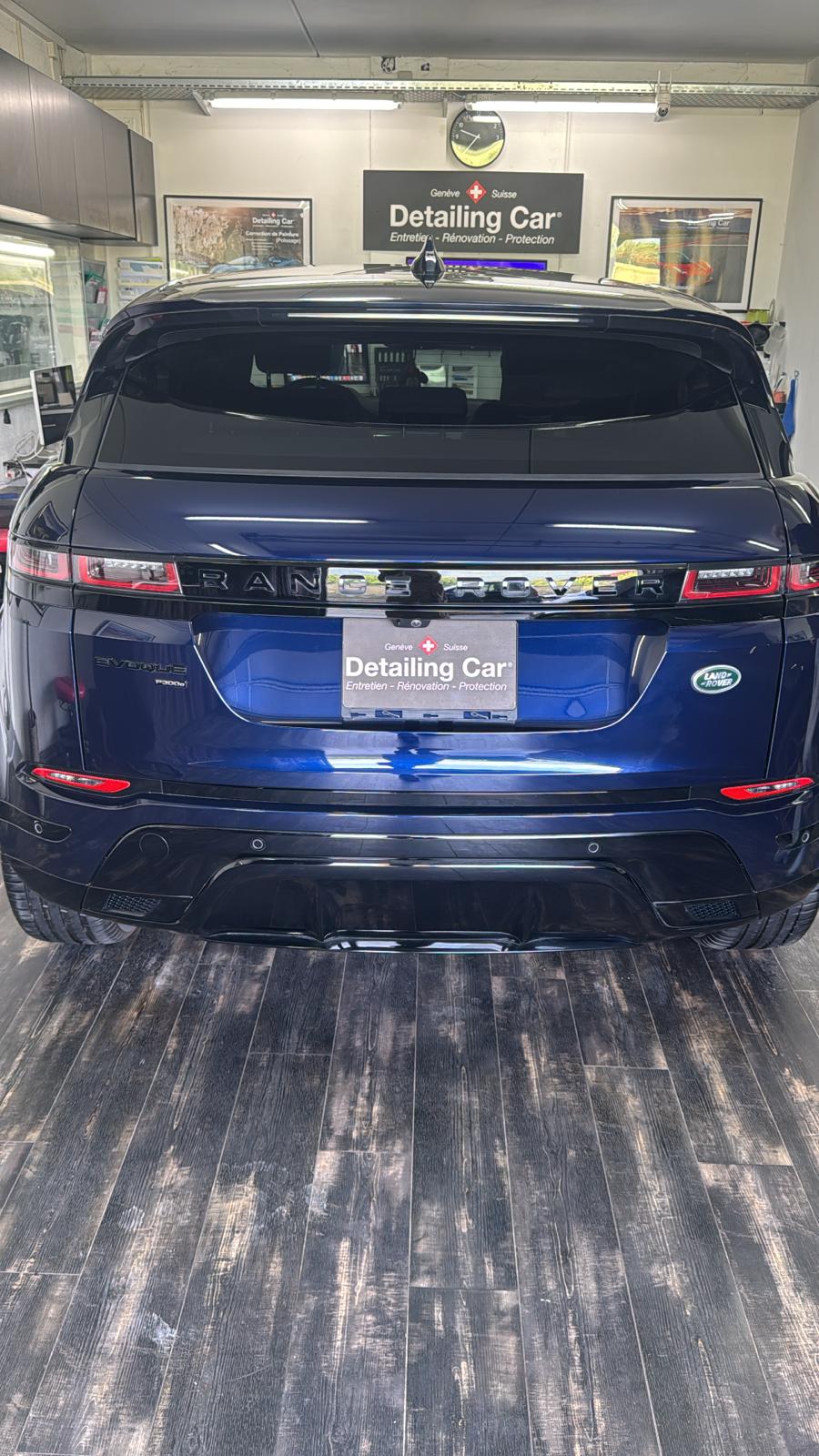 LAND ROVER Range Rover Evoque P300e R-Dynamic SE-image-3