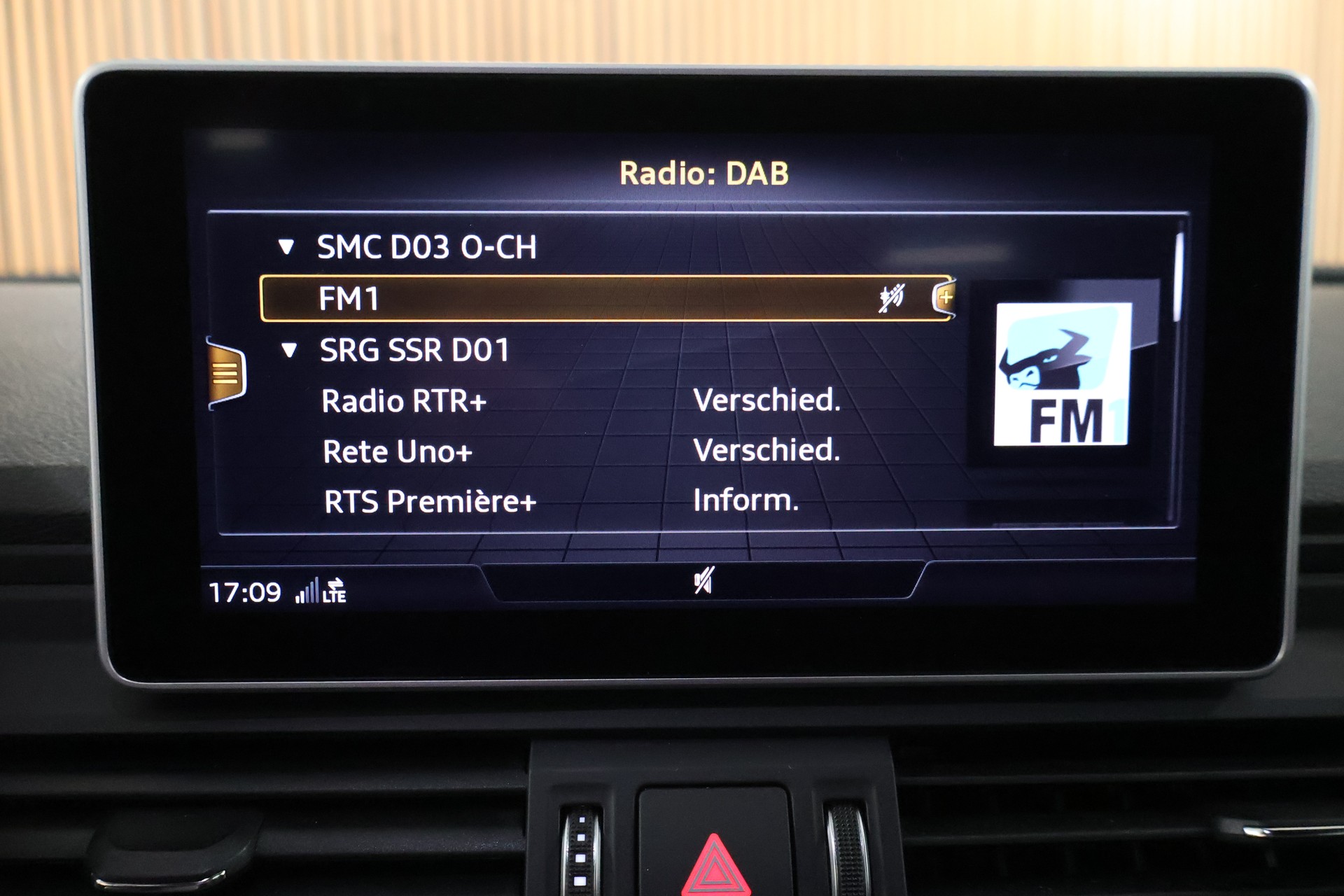 AUDI Q5 2.0 TDI sport quattro S-tronic-image-19