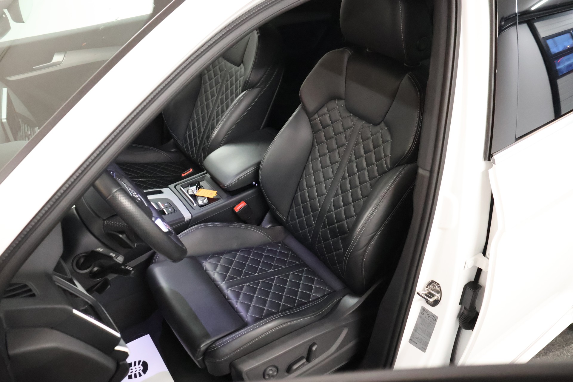AUDI Q5 2.0 TDI sport quattro S-tronic-image-10