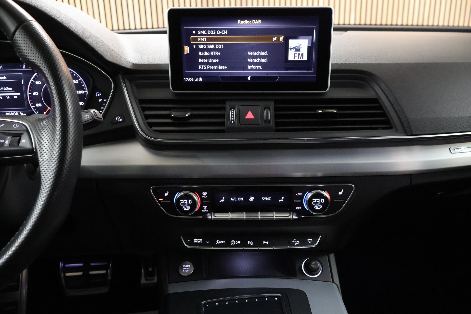 AUDI Q5 2.0 TDI sport quattro S-tronic-image-17