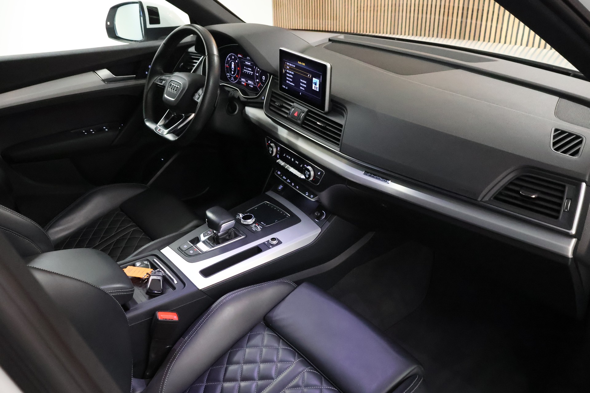 AUDI Q5 2.0 TDI sport quattro S-tronic-image-14