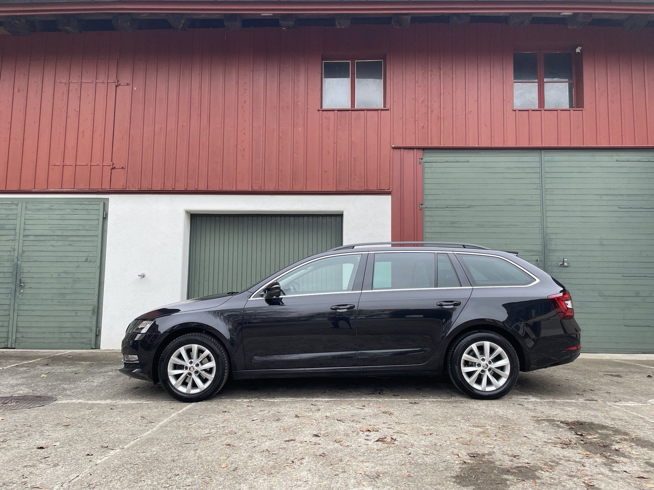 SKODA Octavia Combi 2.0 TDI Style DSG-image-1