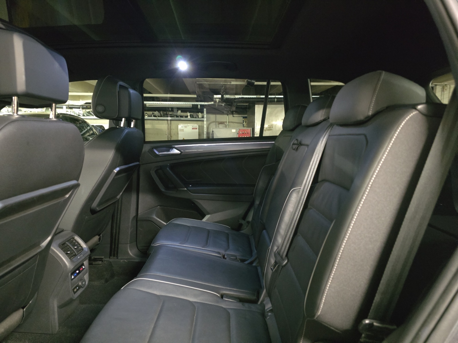 VW Tiguan Allspace 2.0TSI Highline 4Motion DSG-image-5