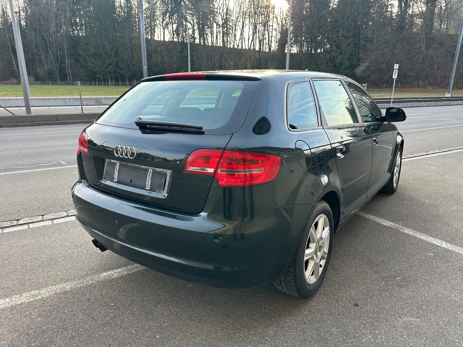 AUDI A3 Sportback 2.0 TDI Ambiente-image-4