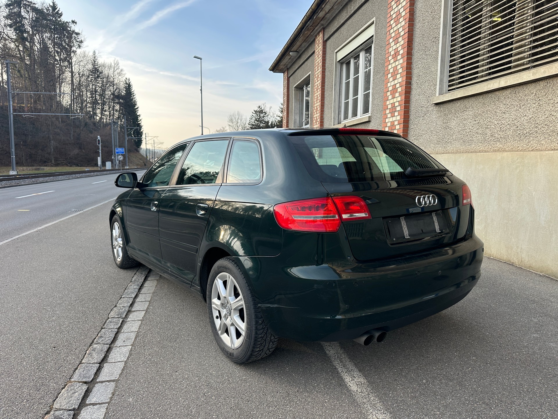 AUDI A3 Sportback 2.0 TDI Ambiente-image-6