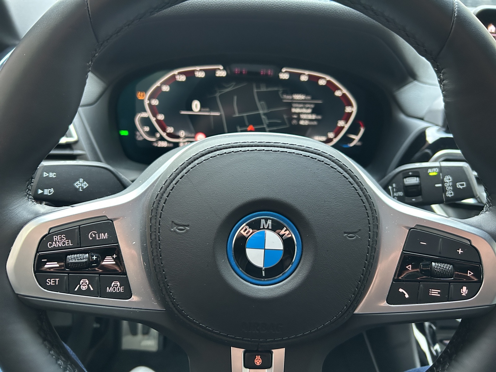 BMW iX3 Impressive - Head-up Display - Panoramadach-image-8