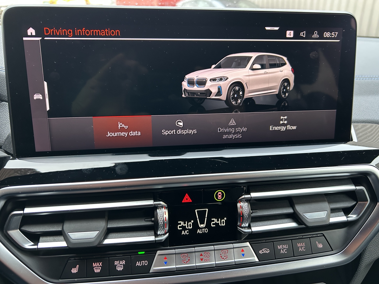 BMW iX3 Impressive - Head-up Display - Panoramadach-image-13