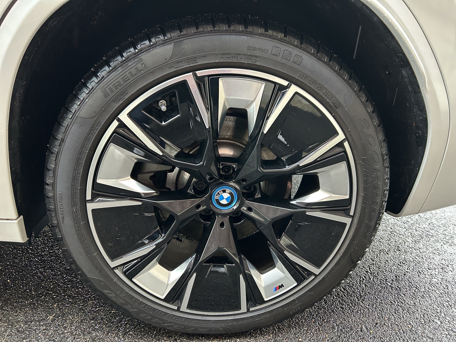 BMW iX3 Impressive - Head-up Display - Panoramadach-image-15