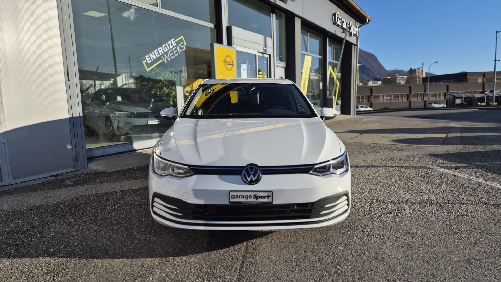 VW Golf 1.0 eTSI mHEV ACTLife DSG-image-2