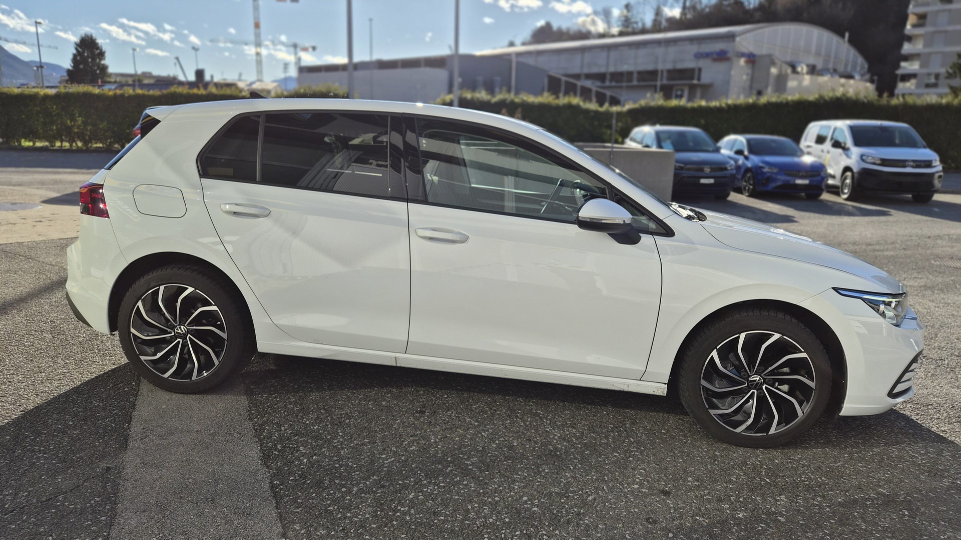 VW Golf 1.0 eTSI mHEV ACTLife DSG-image-8