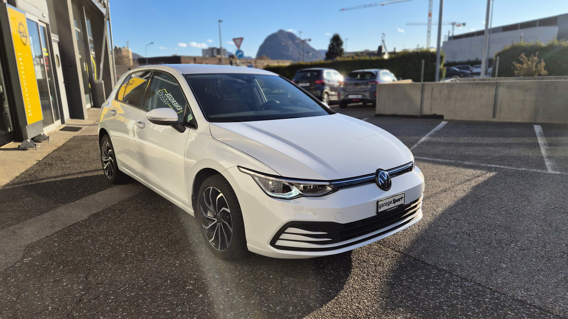 VW Golf 1.0 eTSI mHEV ACTLife DSG-image-1