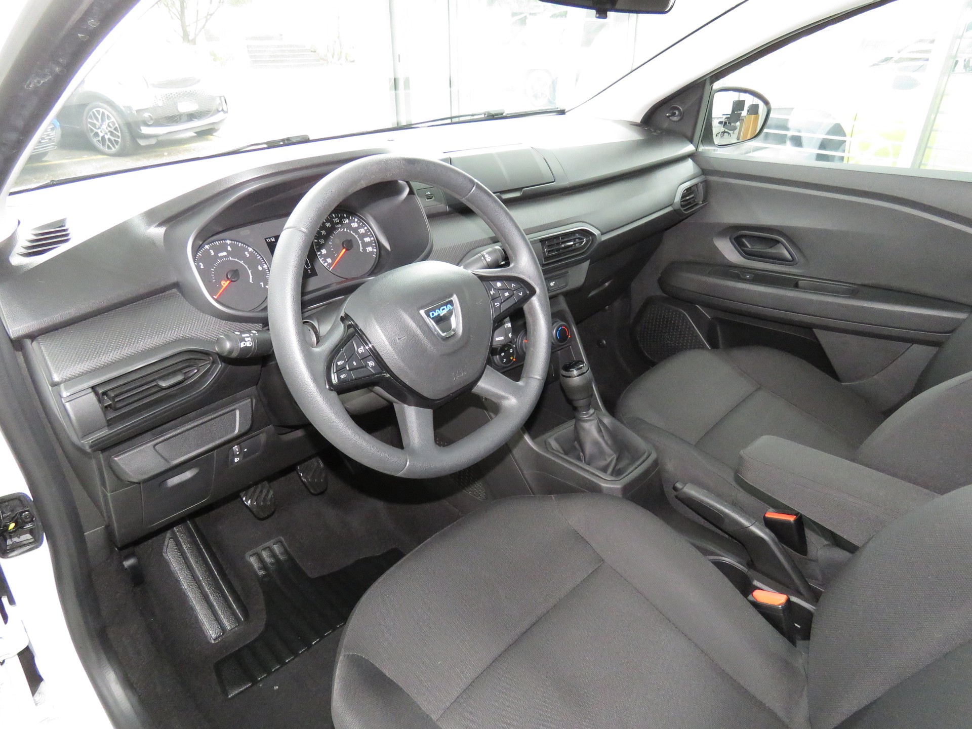DACIA Sandero SCe 65 Essential-image-6