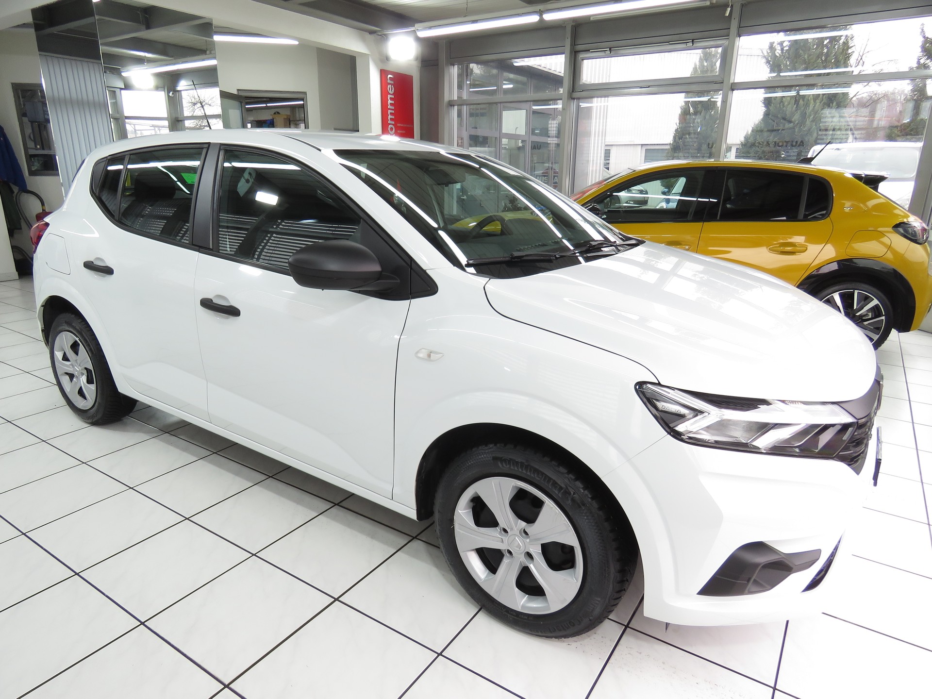 DACIA Sandero SCe 65 Essential-image-2