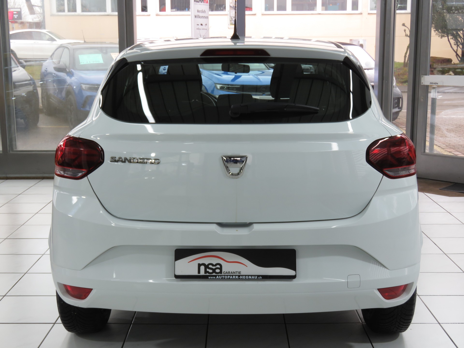 DACIA Sandero SCe 65 Essential-image-4